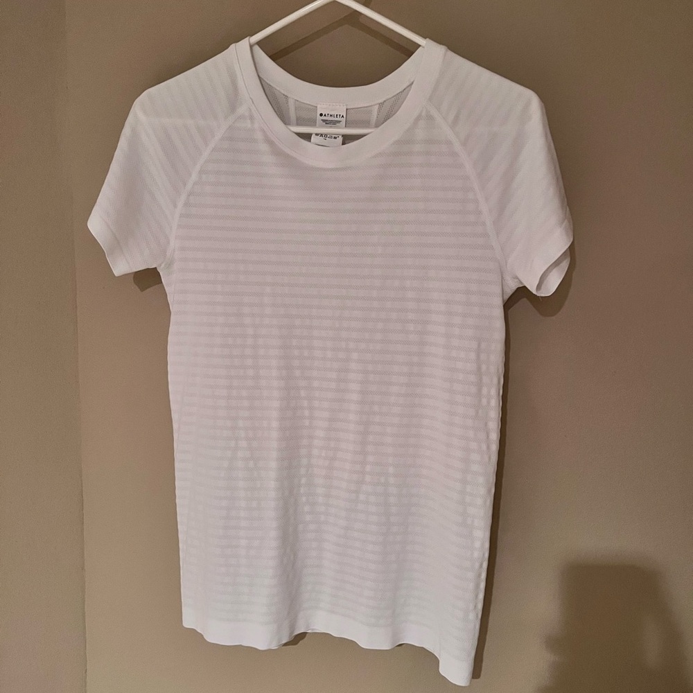 Athleta Momentum seamless tshirt